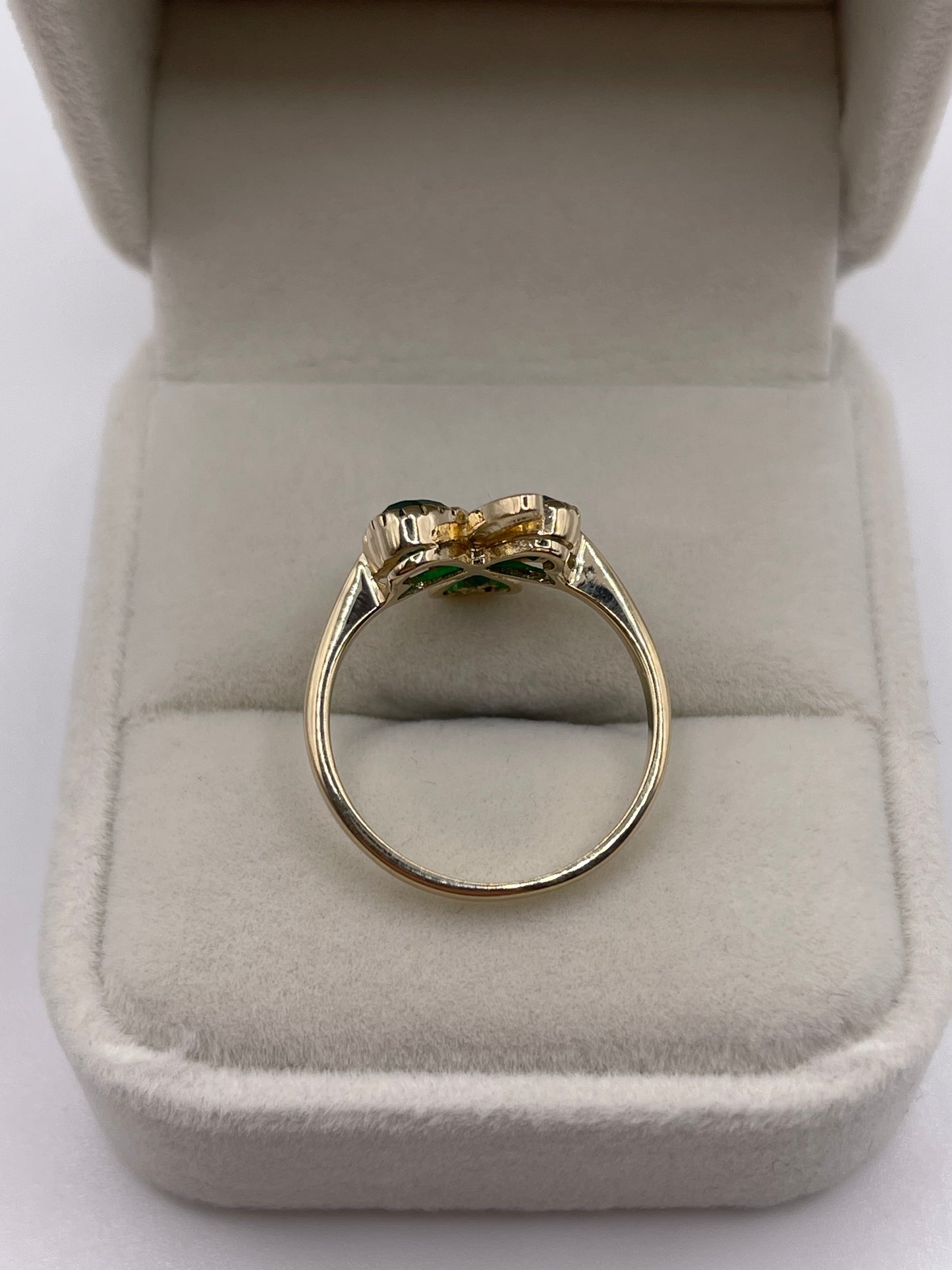 9ct gold green agate clover ring