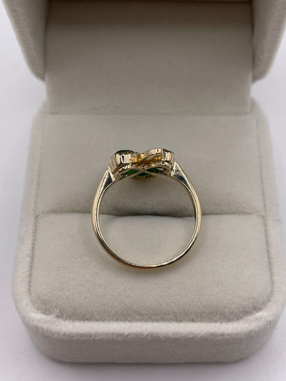 9ct gold green agate clover ring