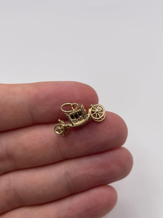 9ct gold carriage charm