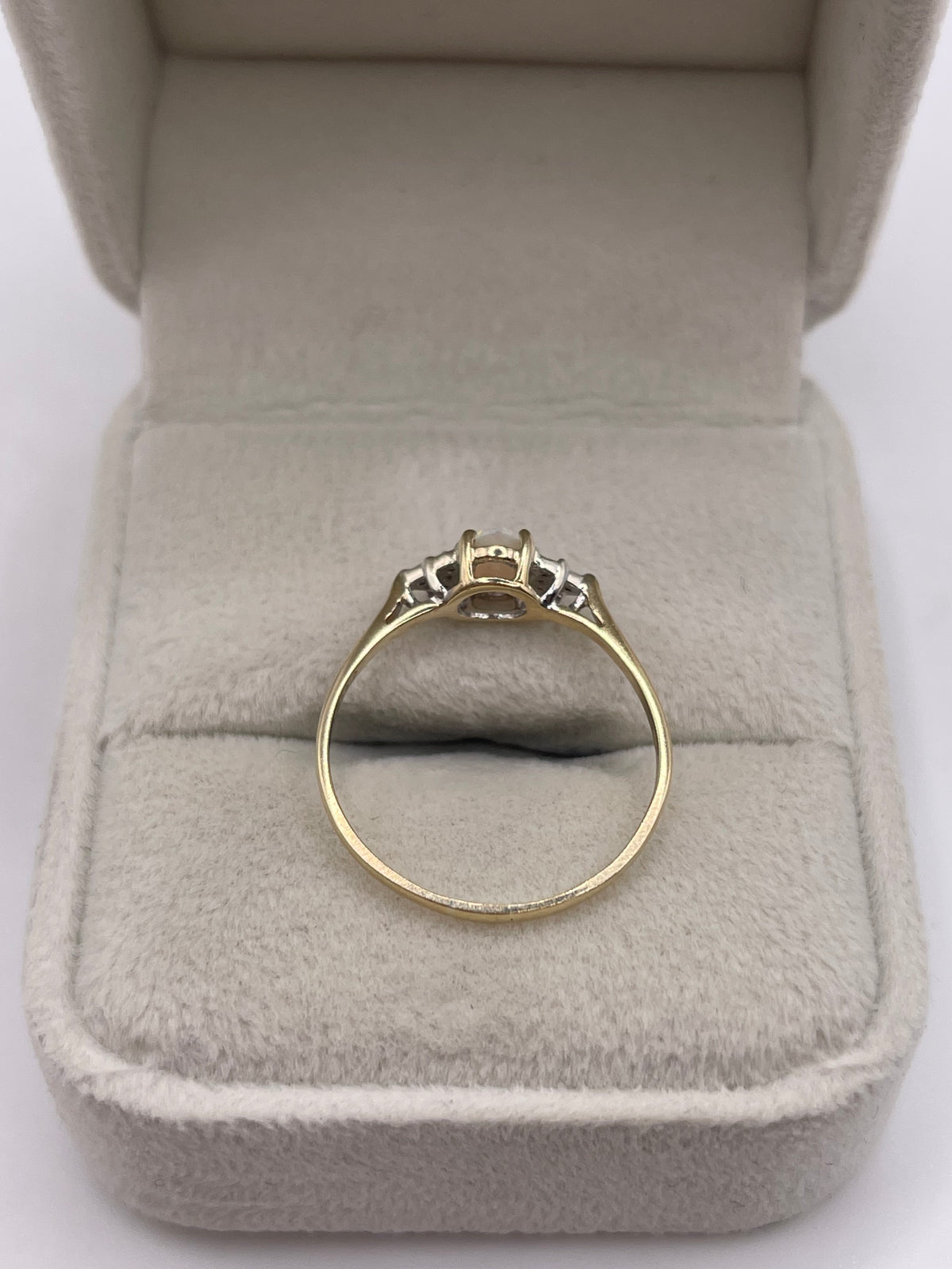 9ct gold opal and diamond ring
