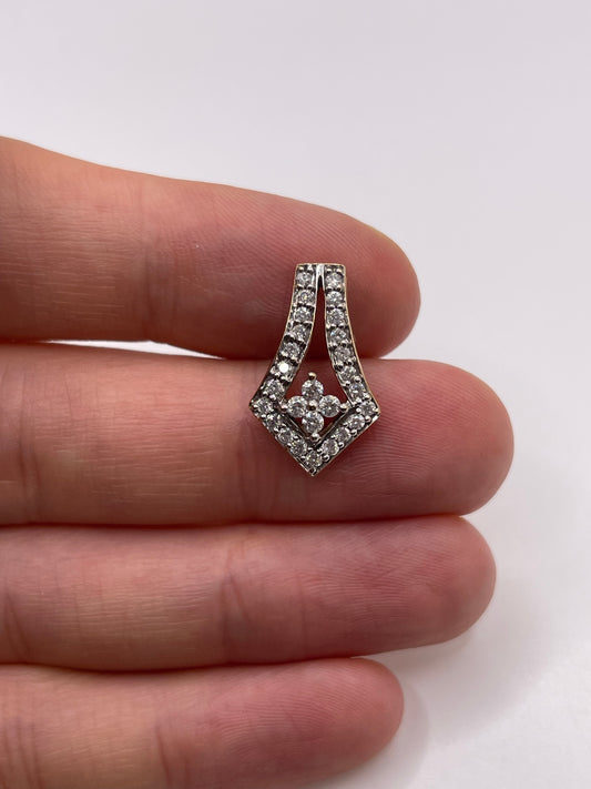9ct gold diamond cluster pendant