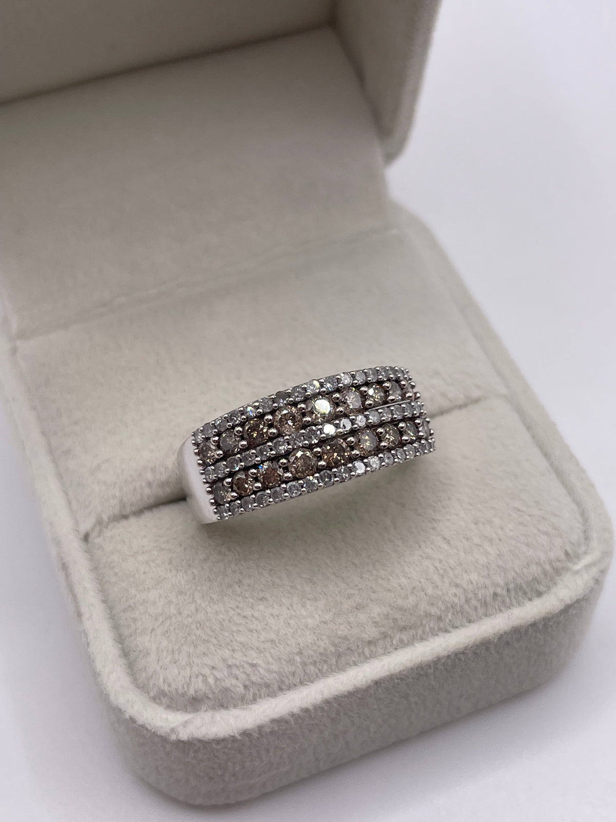 9ct white gold diamond cluster ring