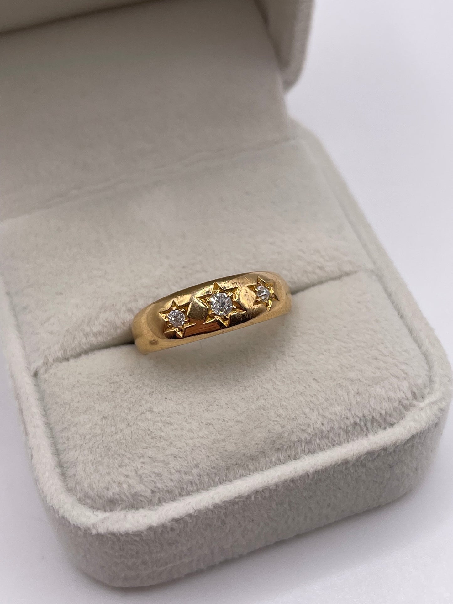Antique 18ct gold diamond gypsy ring