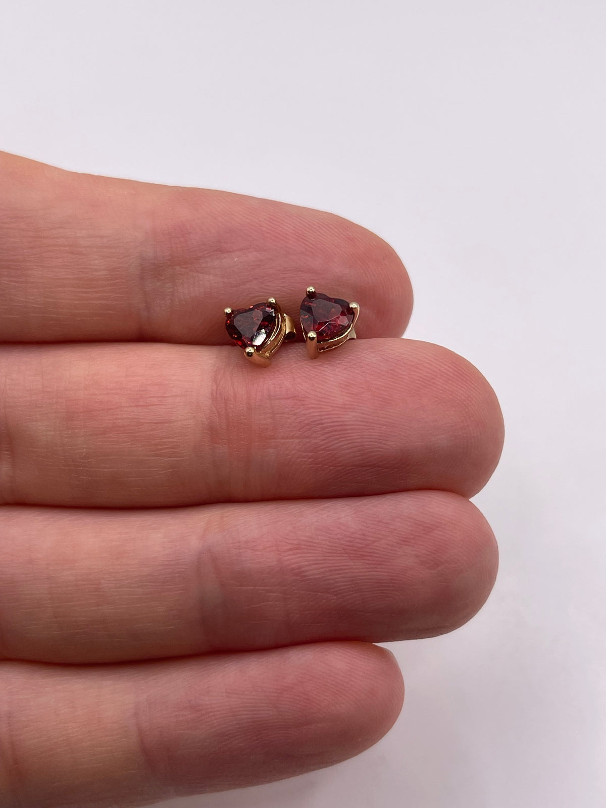 9ct gold garnet earrings