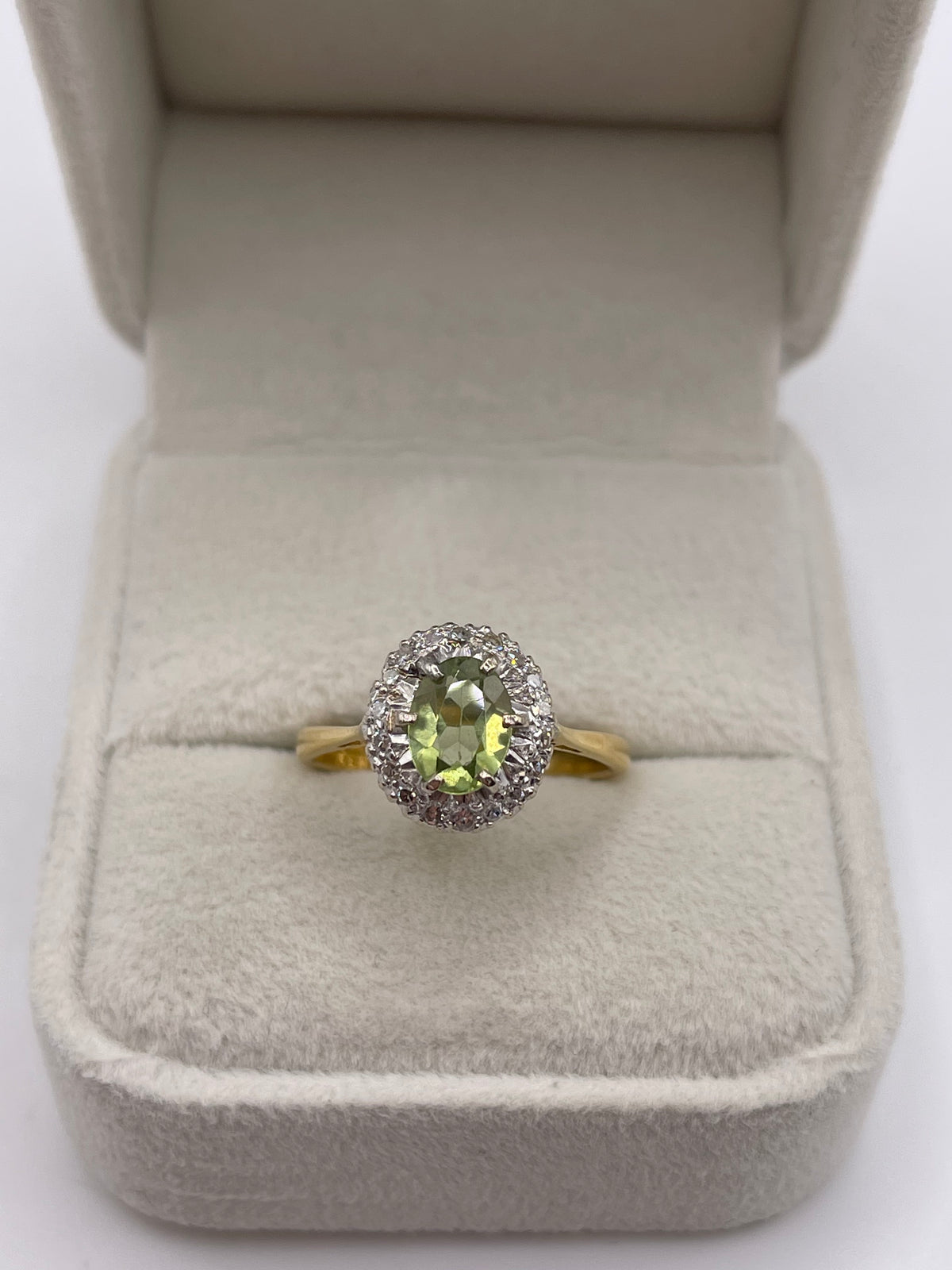 18ct gold peridot and diamond ring