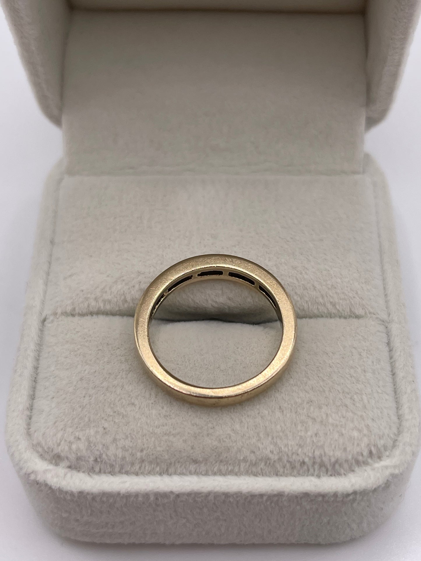 9ct gold diamond ring