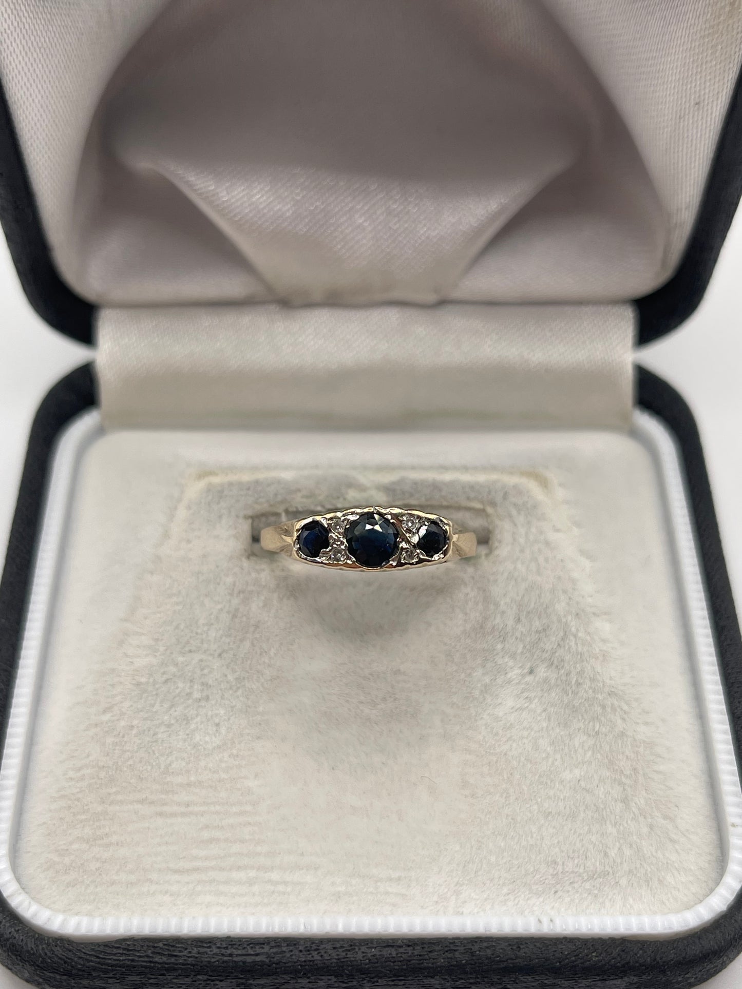 9ct gold sapphire and diamond ring