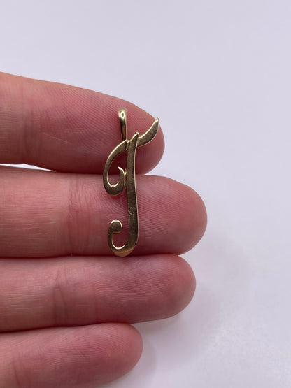 9ct gold initial T pendant