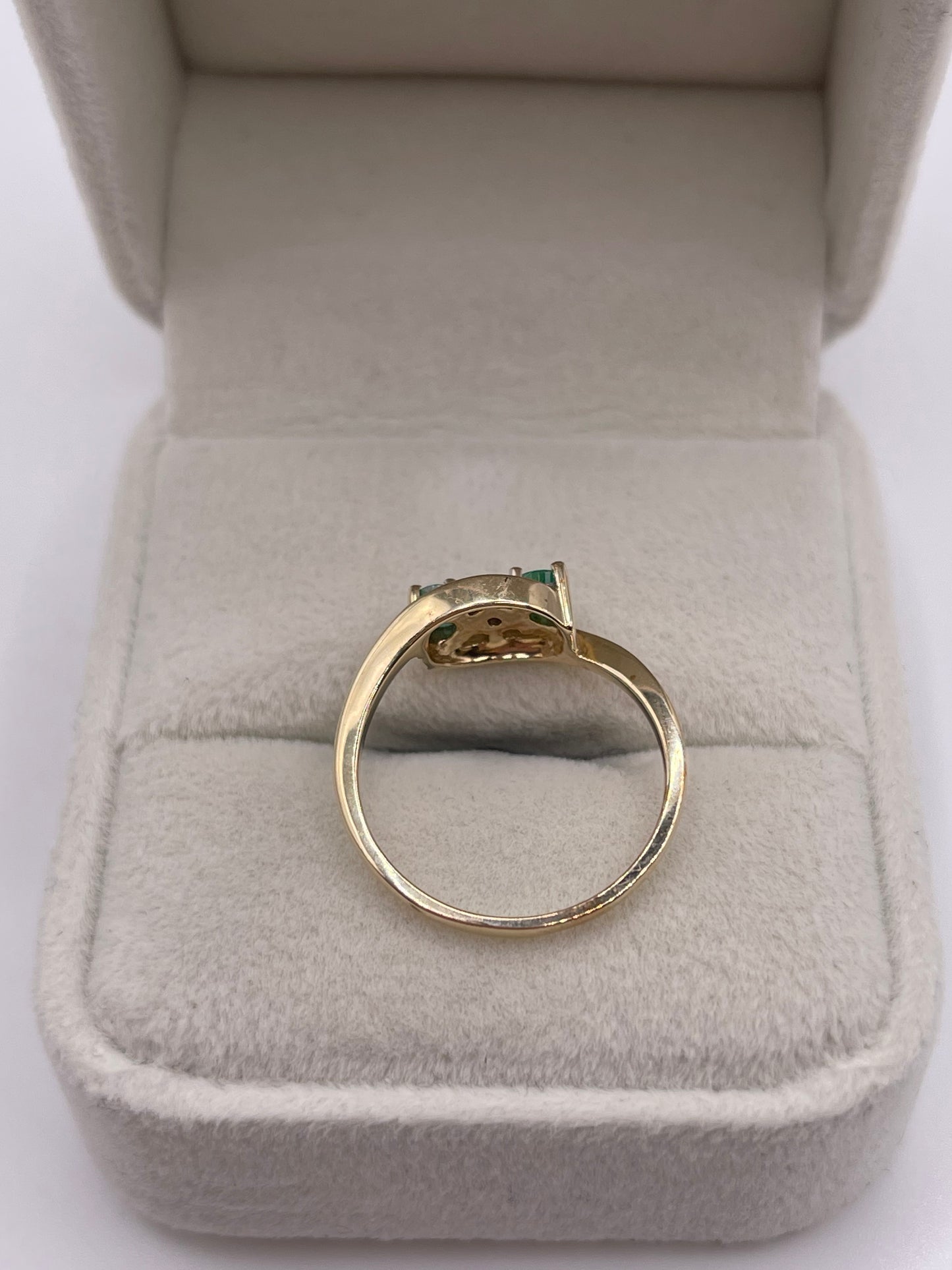 9ct gold emerald and diamond ring