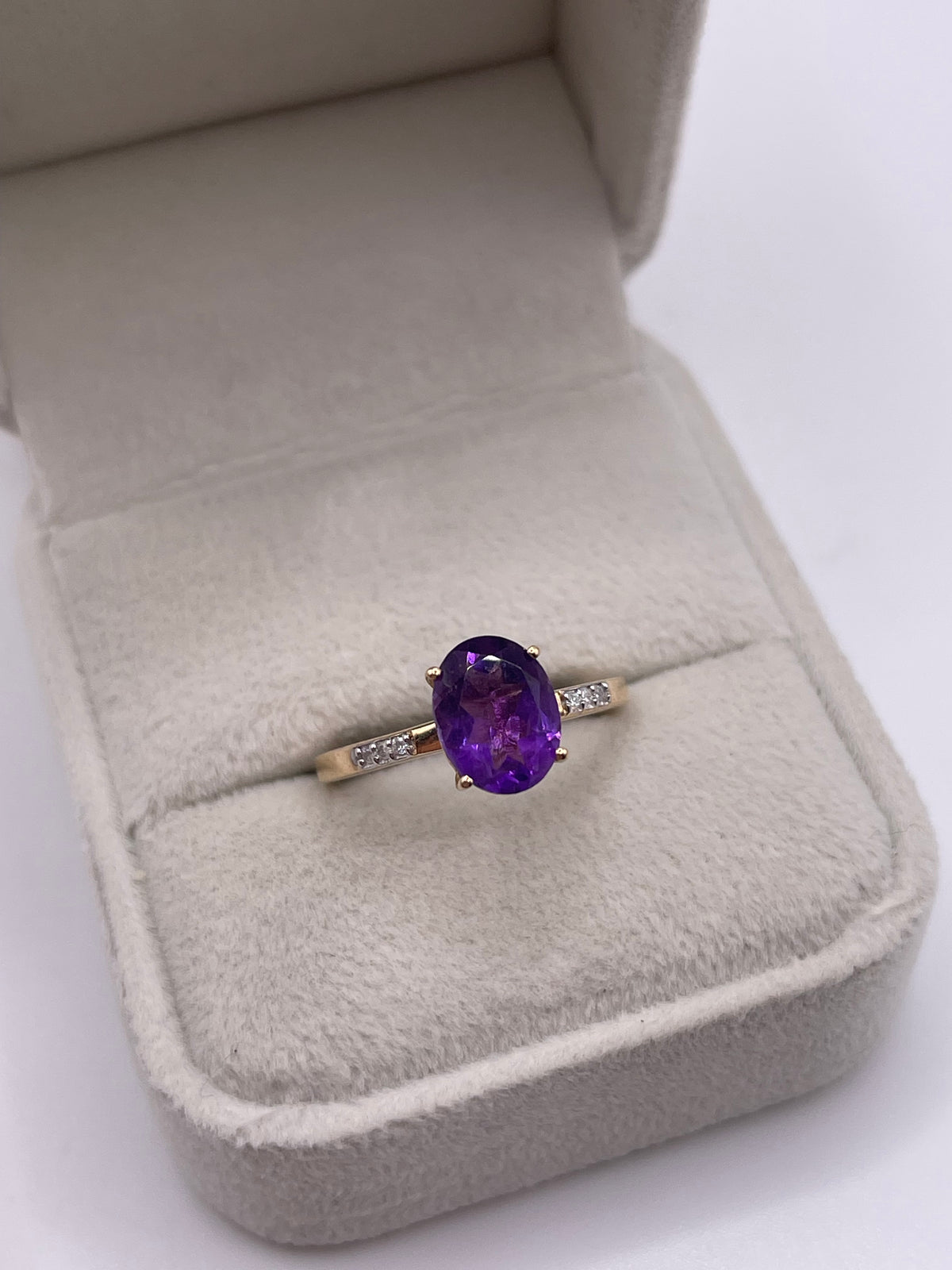 9ct gold amethyst and diamond ring