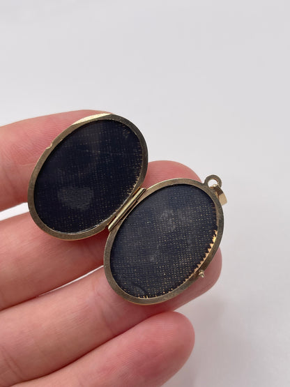 9ct gold locket