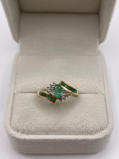 9ct gold emerald and diamond ring