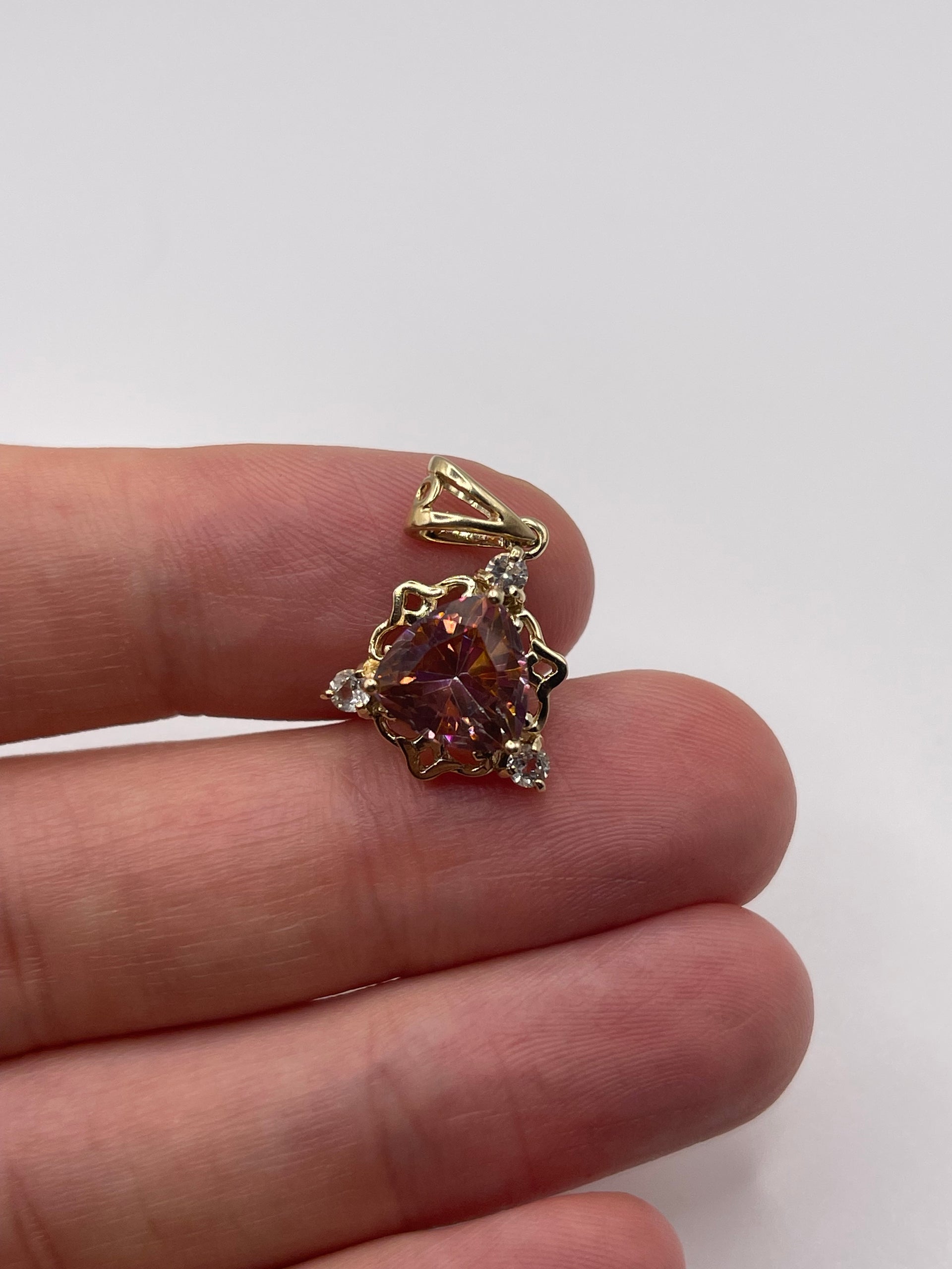9ct gold topaz pendant