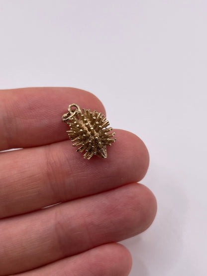 9ct gold hedgehog charm