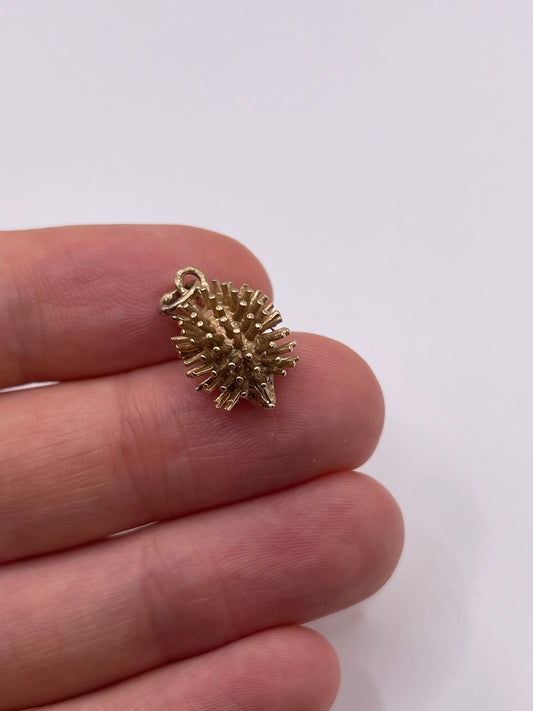 9ct gold hedgehog charm