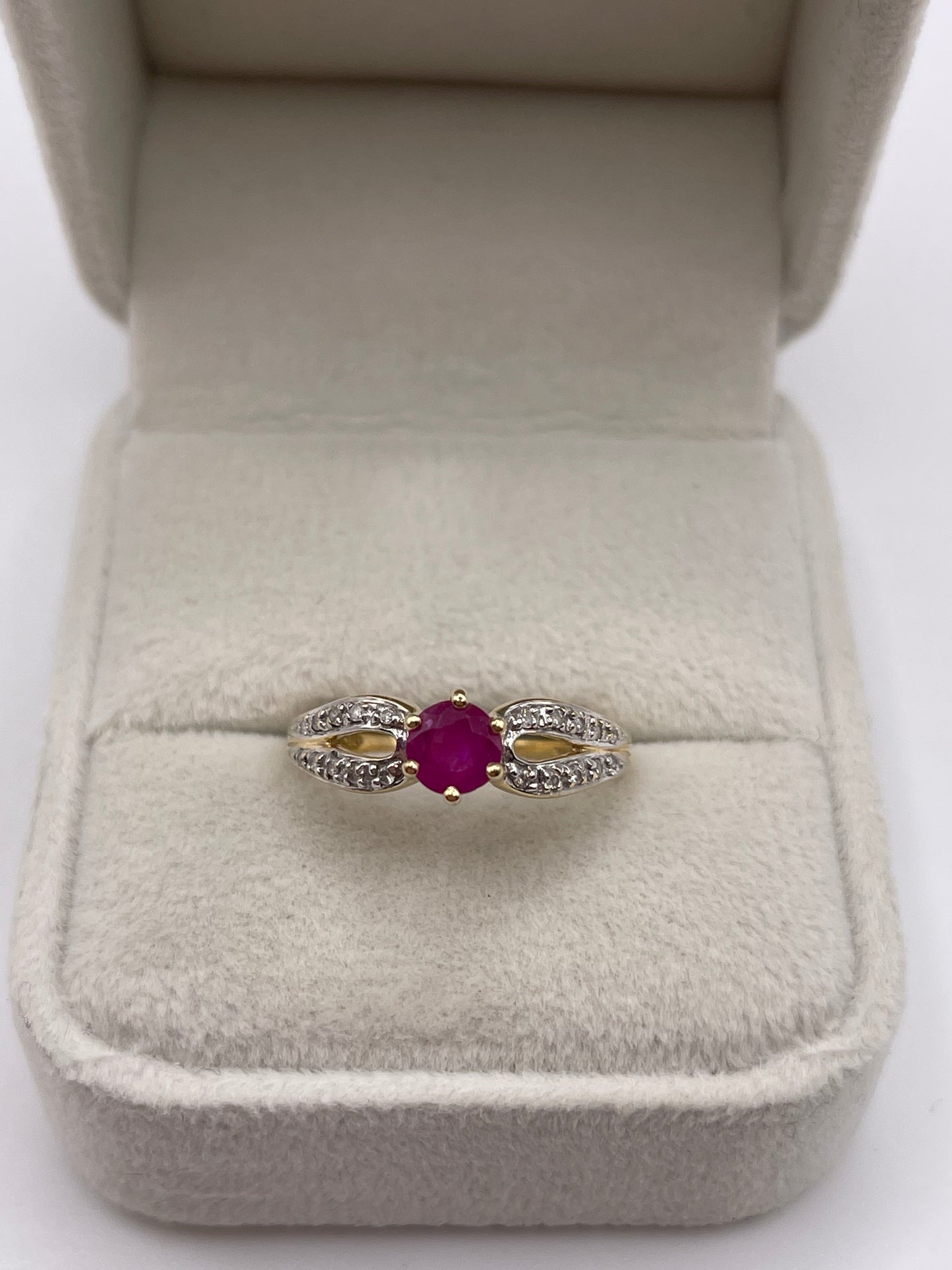 14ct gold ruby and diamond ring
