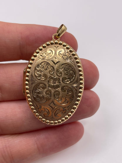 9ct gold locket pendant