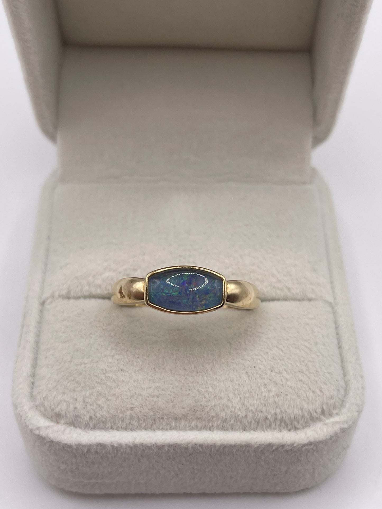9ct gold black opal triplet ring
