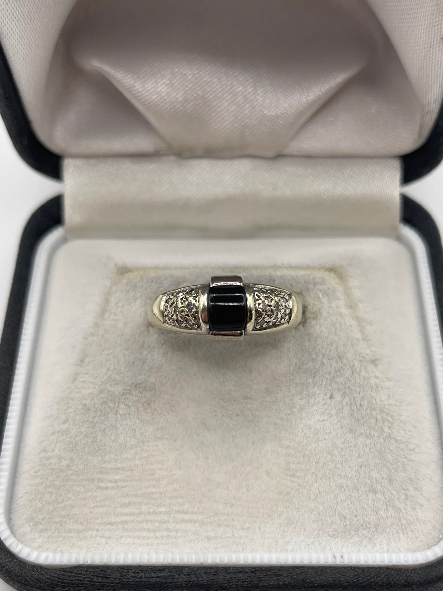 9ct white gold onyx and diamond ring