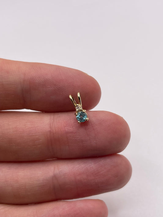 9ct gold topaz pendant