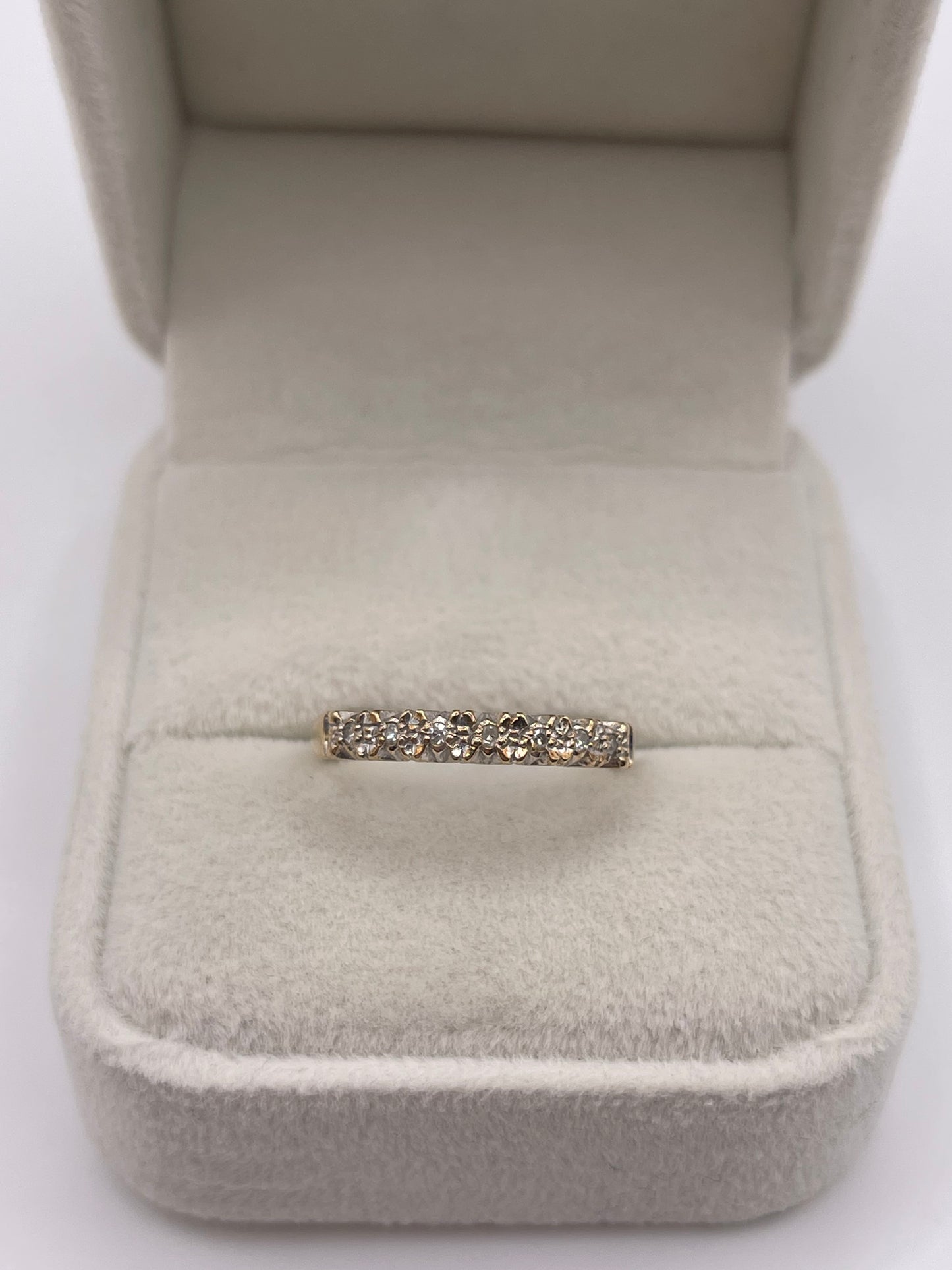 9ct gold diamond ring