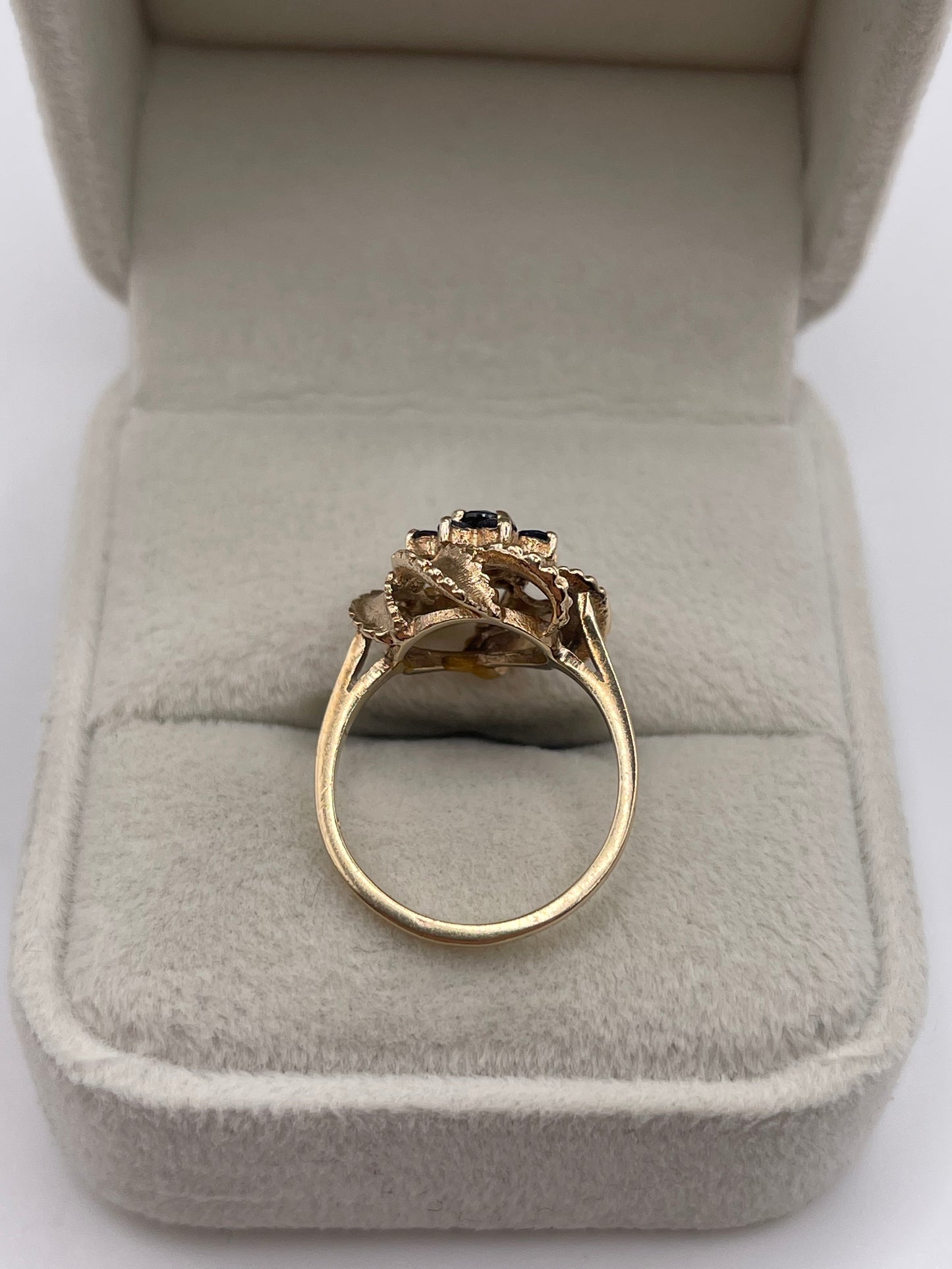9ct gold sapphire cluster ring