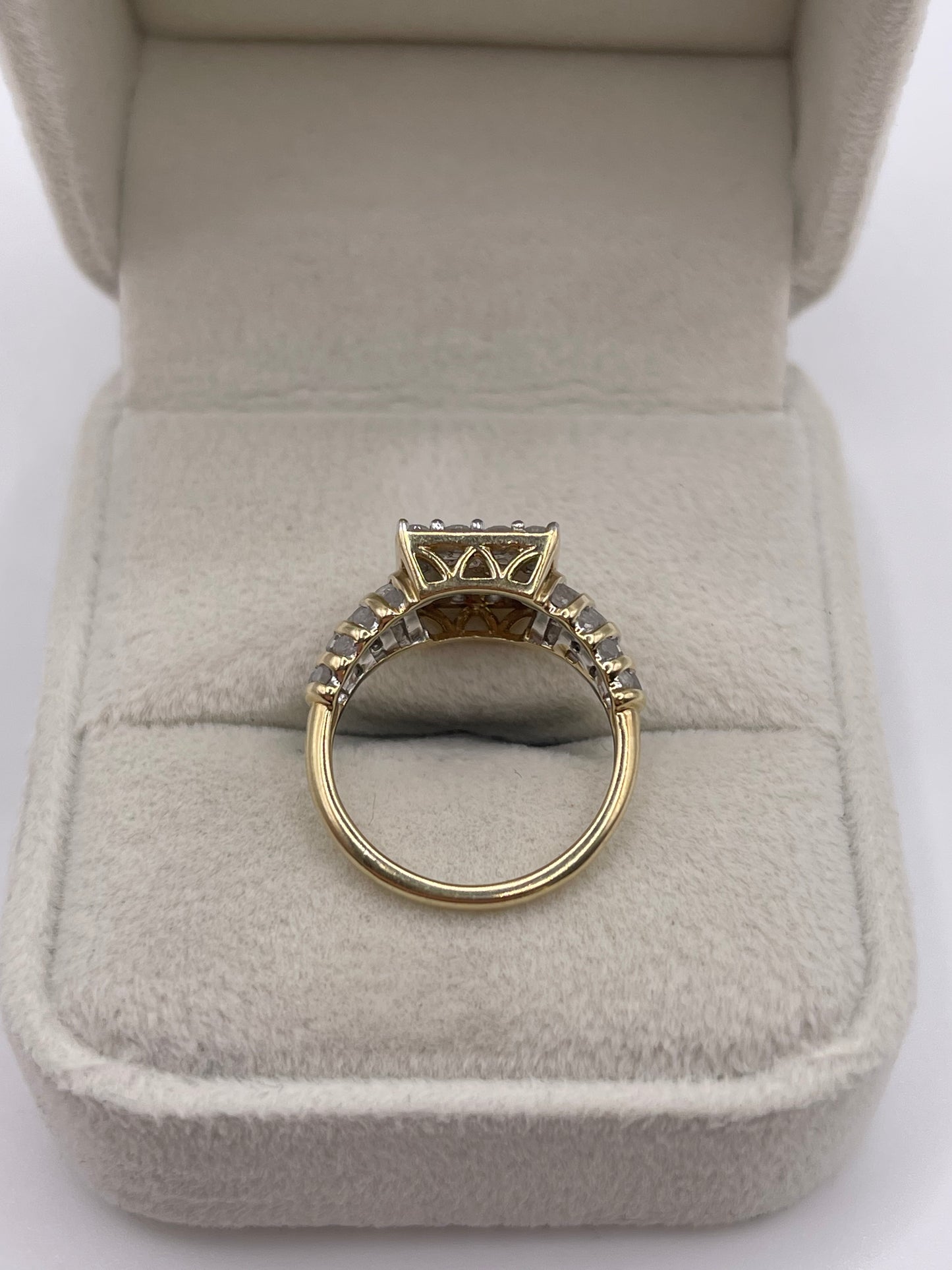 9ct gold diamond cluster ring