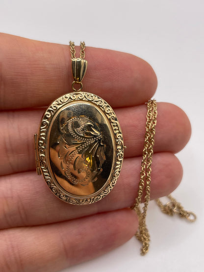 9ct gold locket necklace