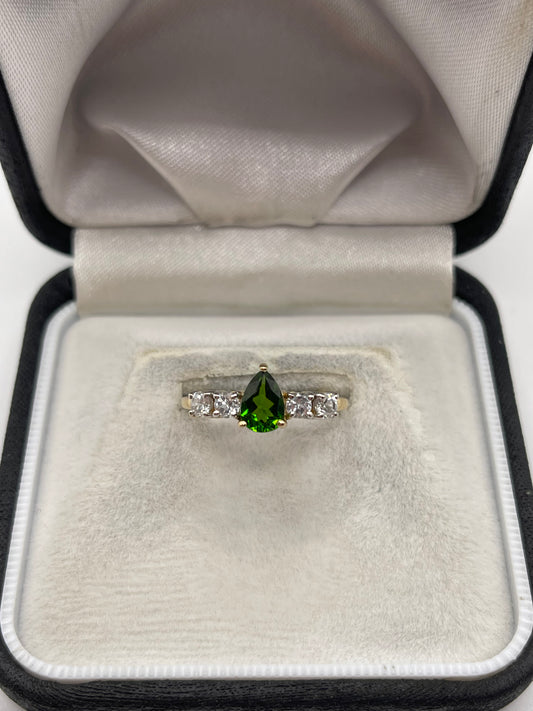 9ct gold diopside and zircon ring