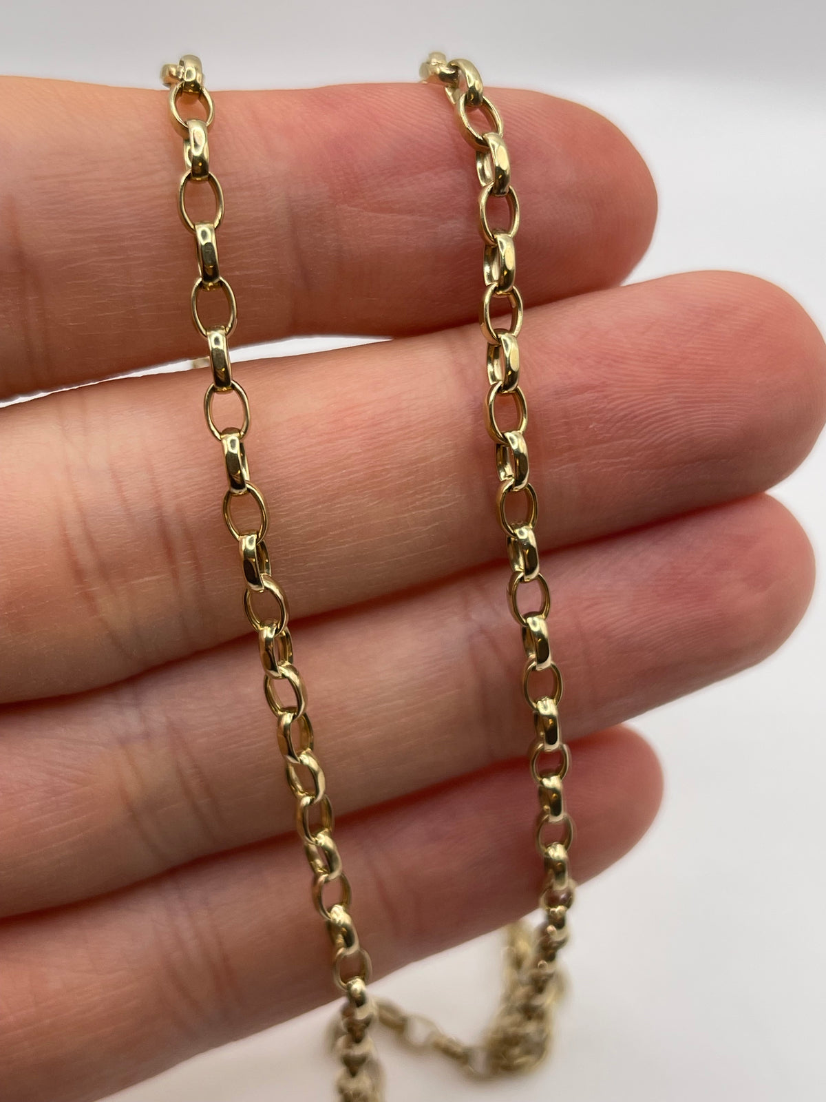 9ct gold chain 581