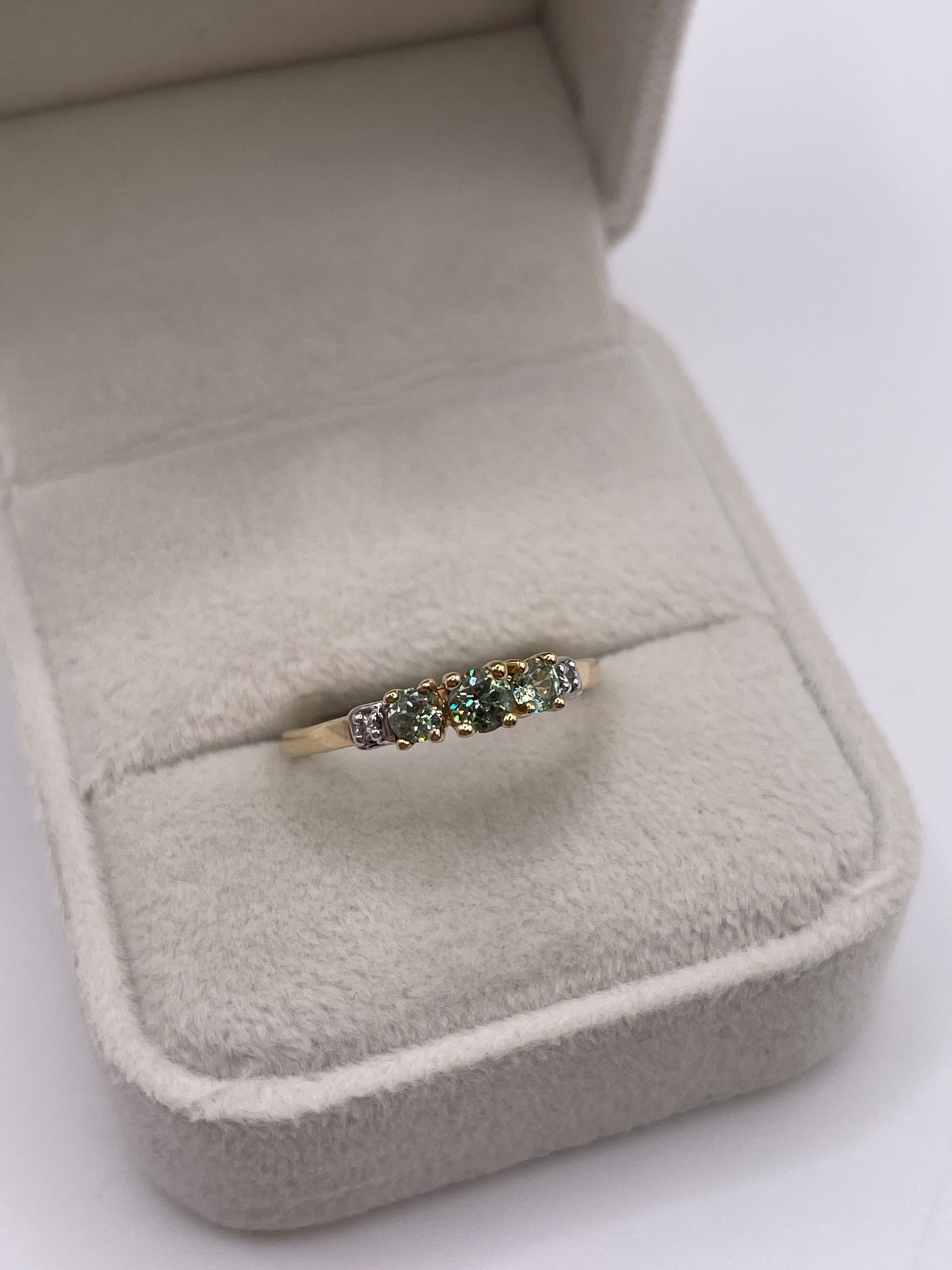 9ct gold quartz and diamond ring