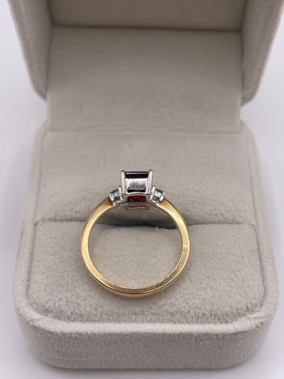 9ct gold garnet and diamond ring