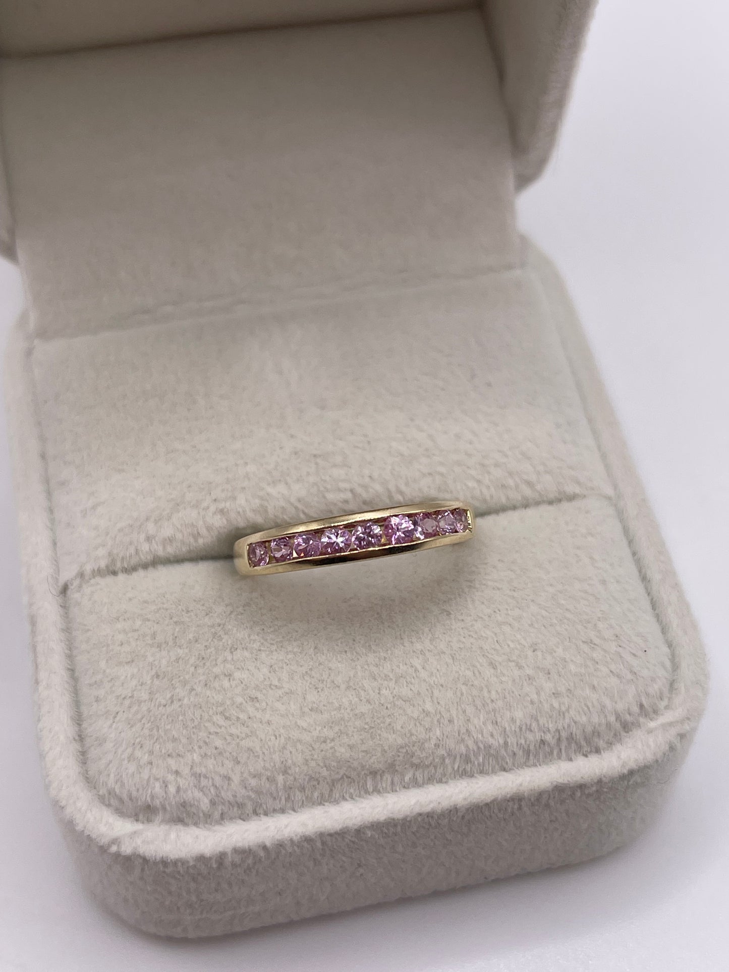 9ct gold pink sapphire ring