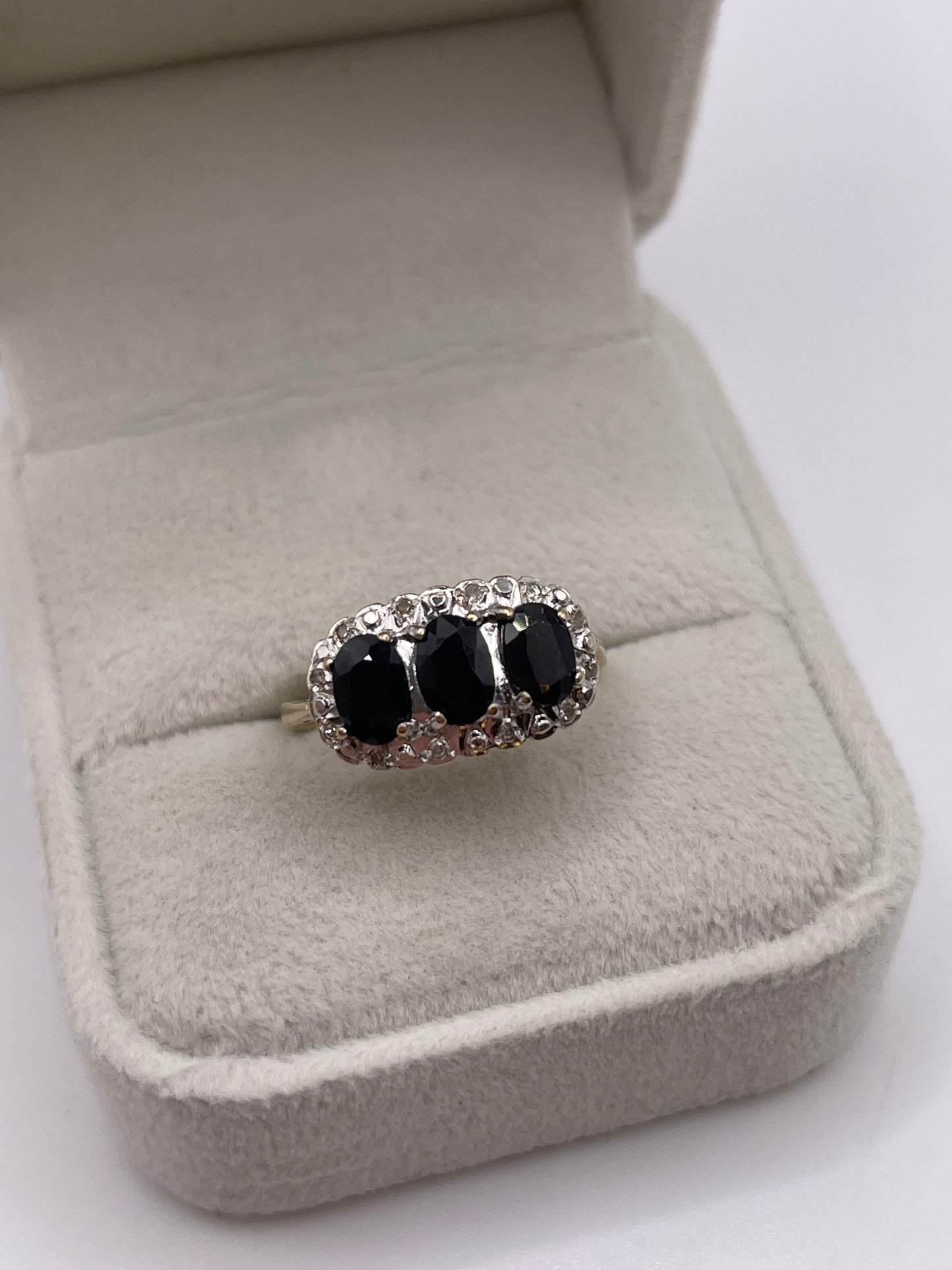 9ct gold sapphire and diamond ring