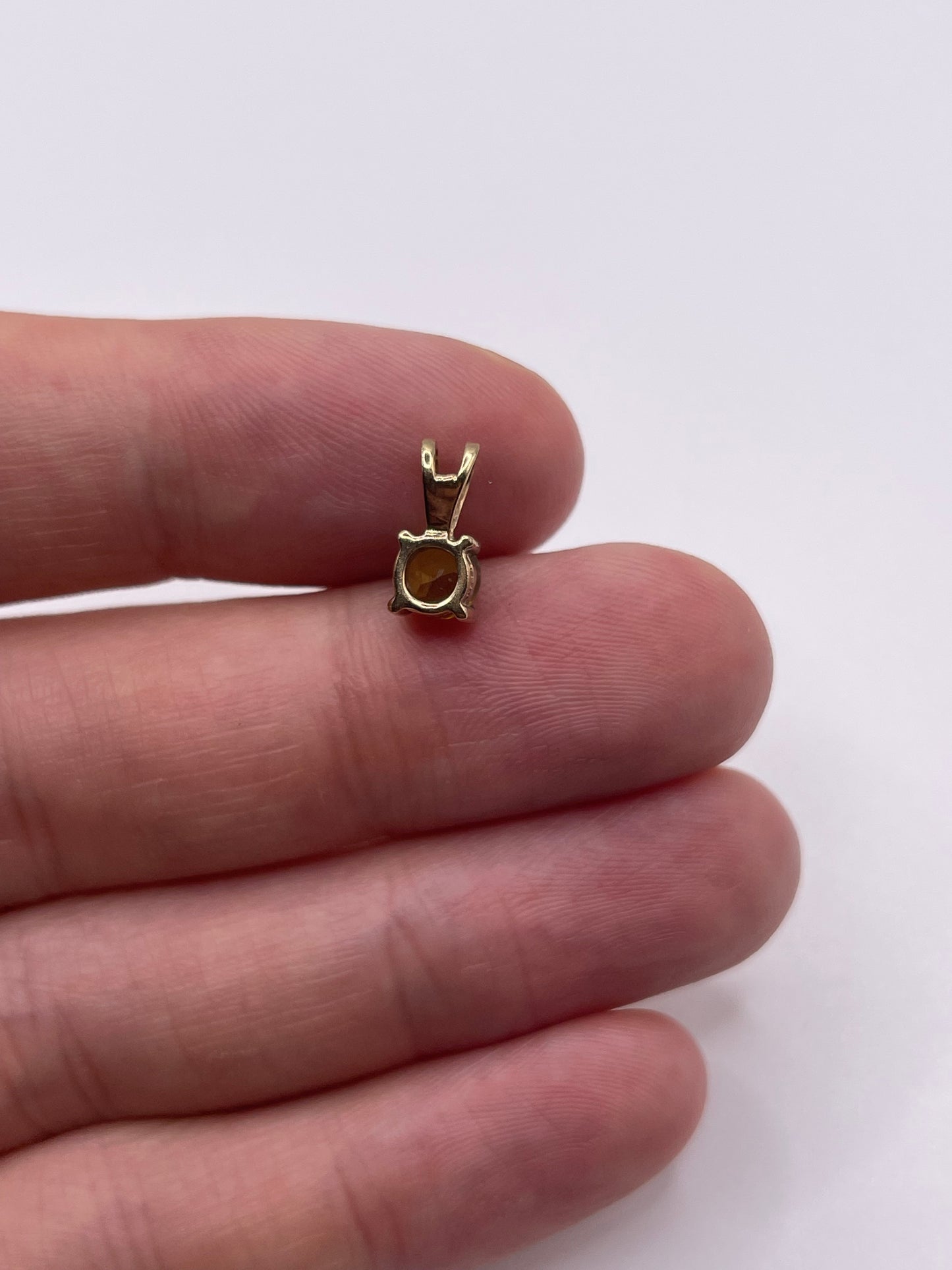 9ct gold sphene pendant