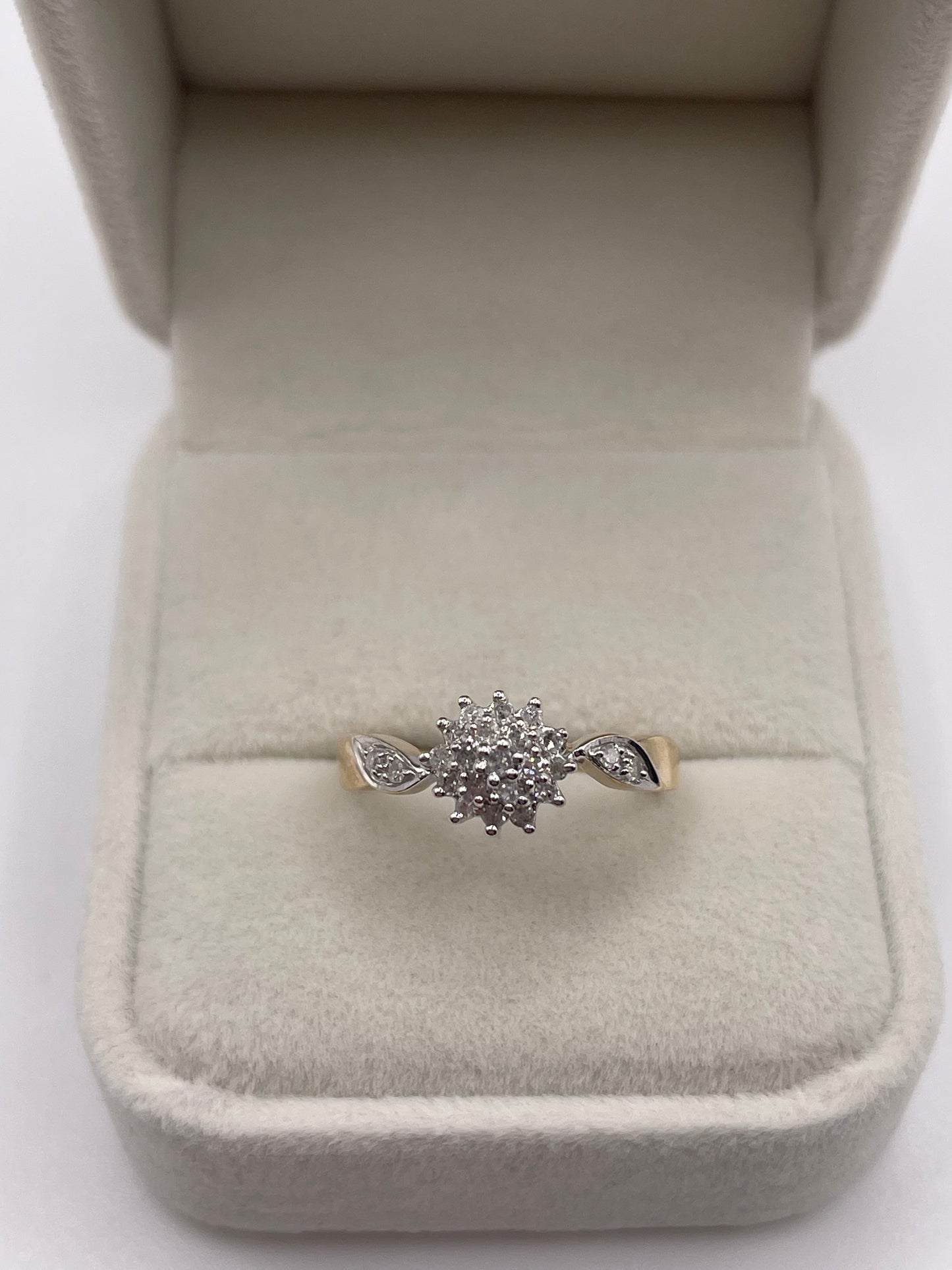 9ct gold diamond cluster ring