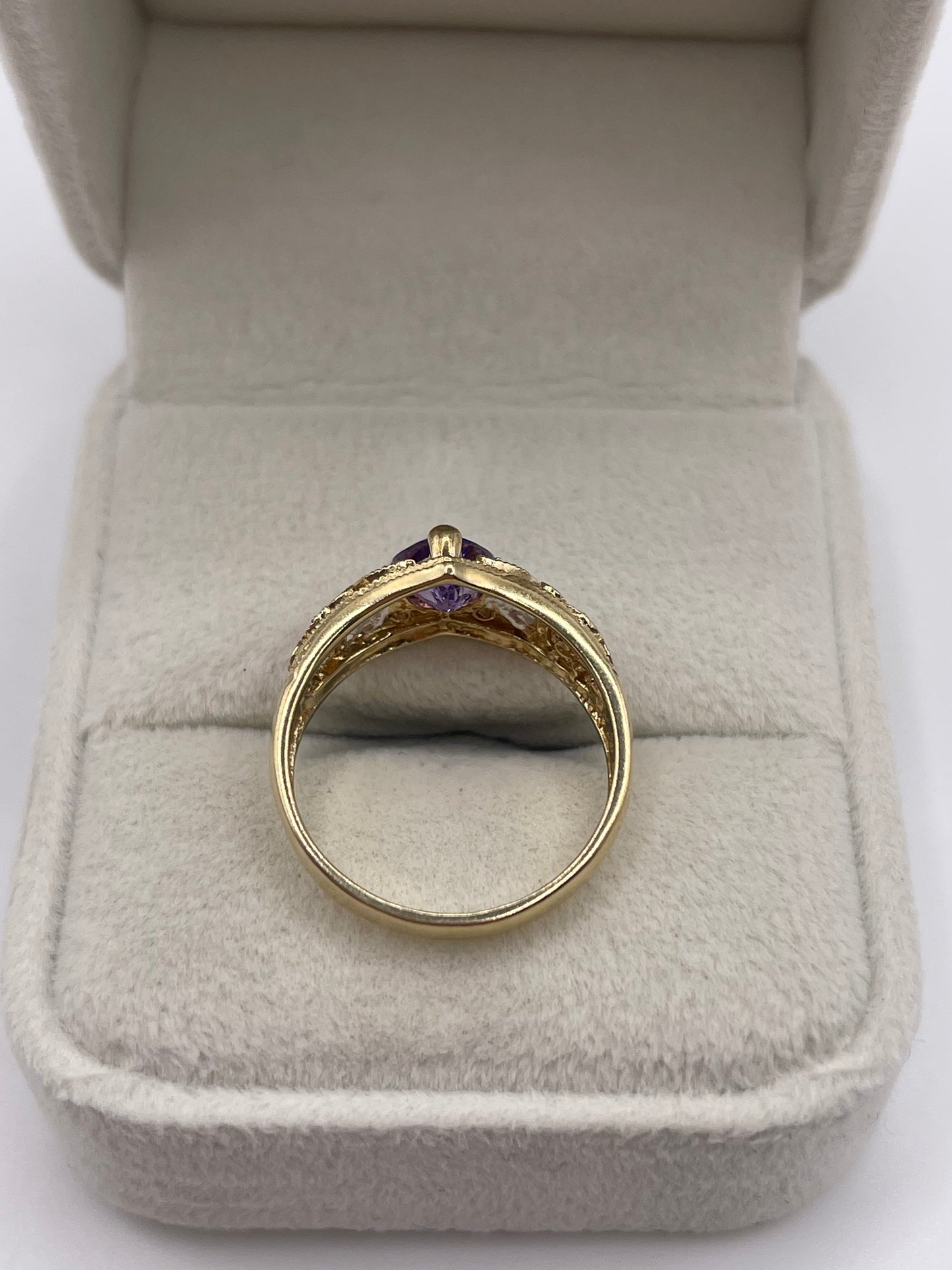 9ct gold amethyst and diamond ring