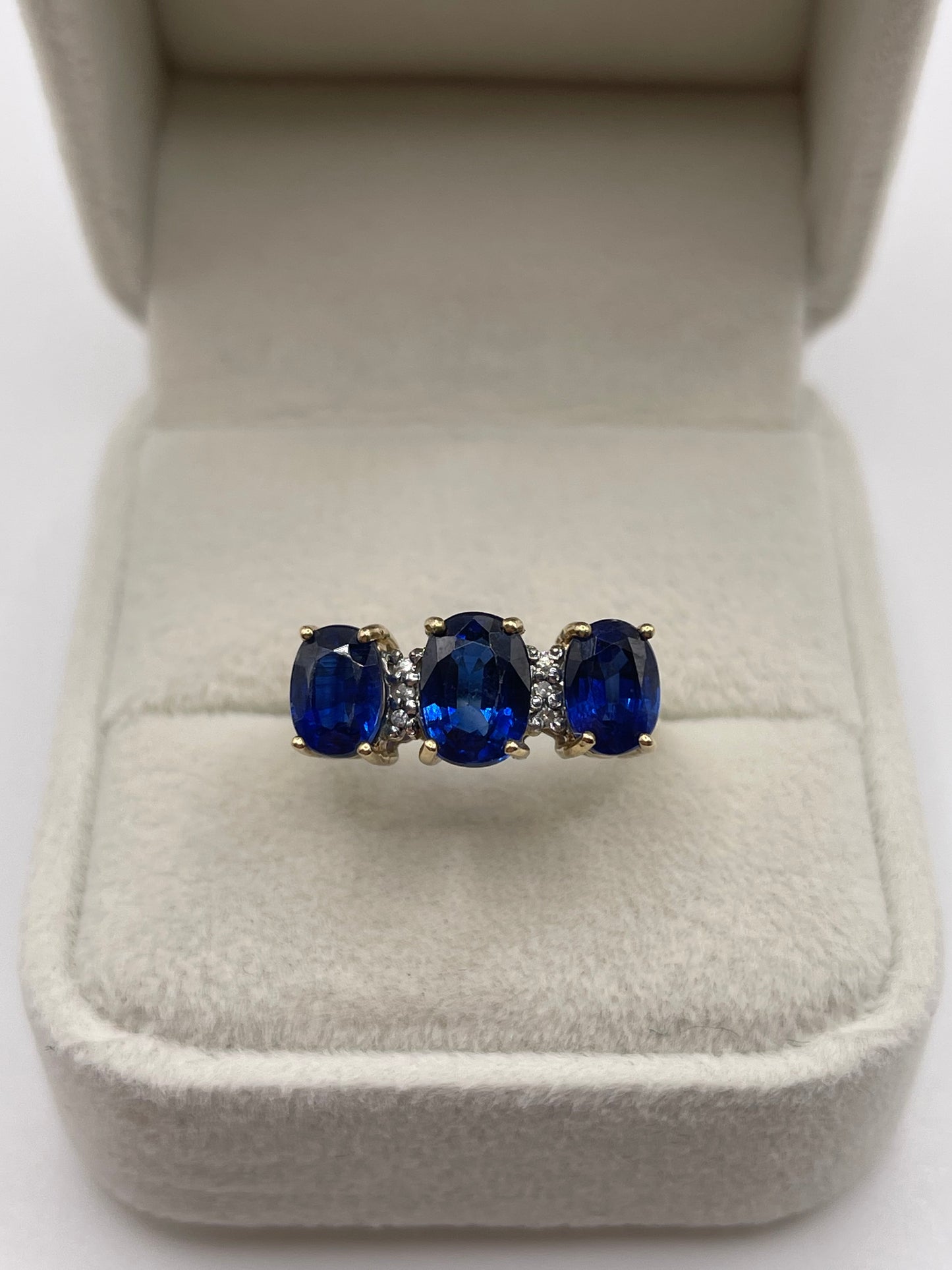 9ct gold kyanite and diamond ring