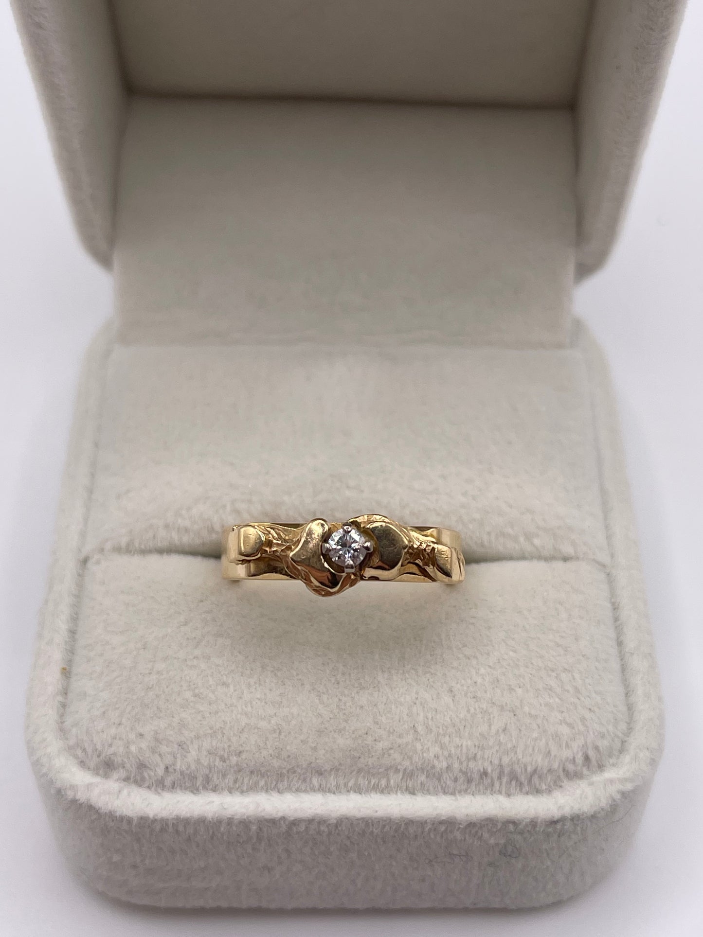 14ct gold diamond ring