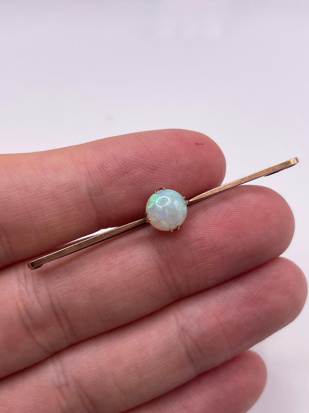 Antique 9ct gold opal brooch