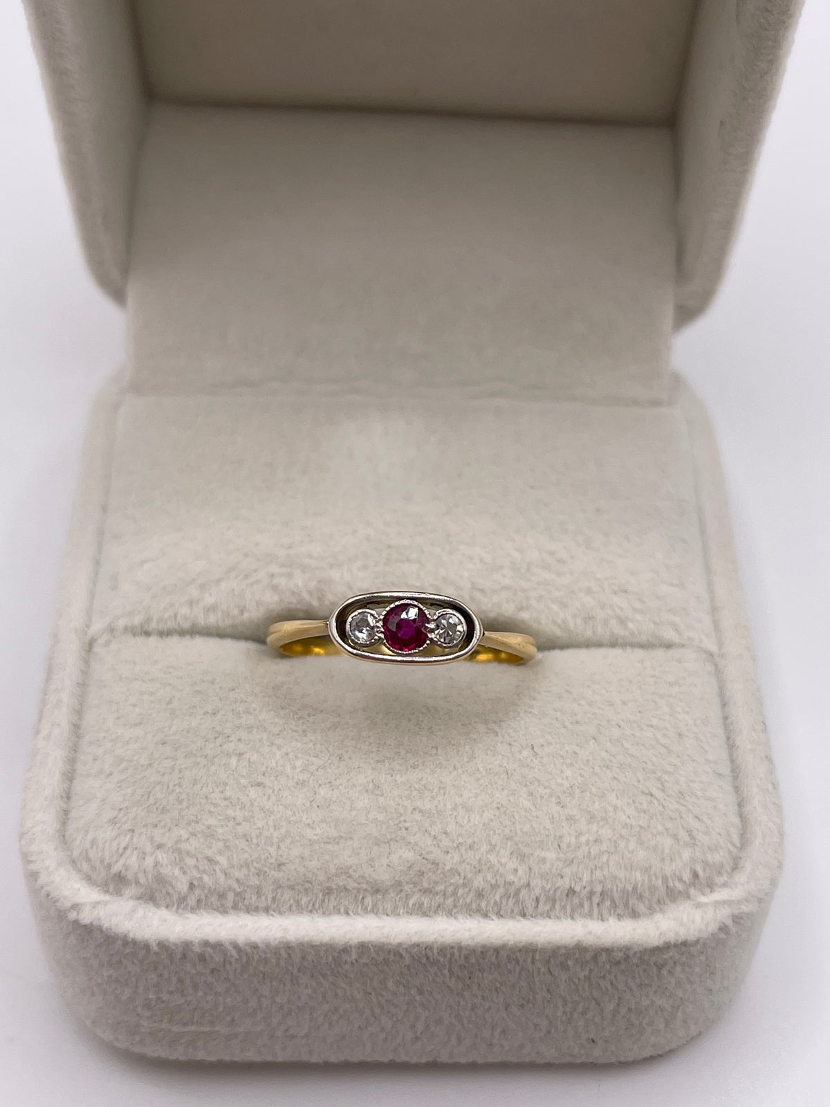18ct gold ruby and diamond ring