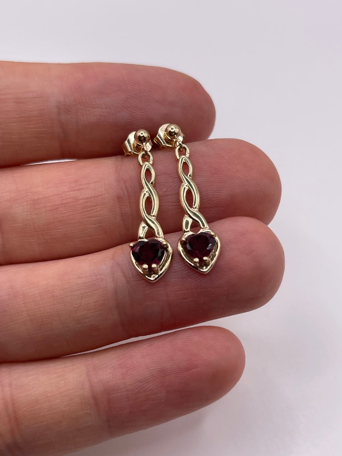 9ct gold garnet earrings