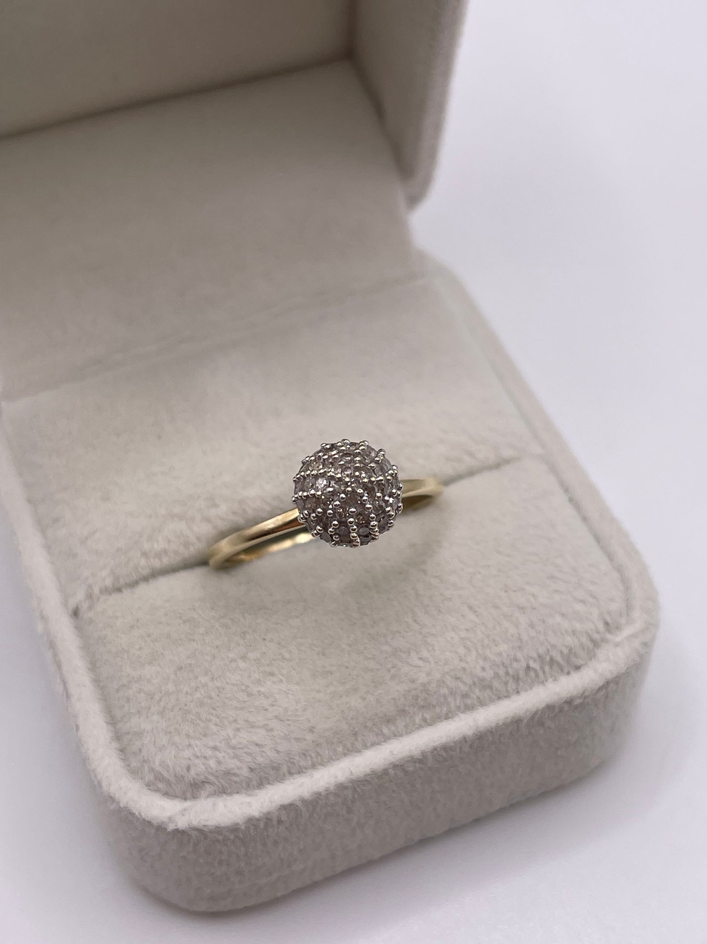 9ct gold diamond cluster ring