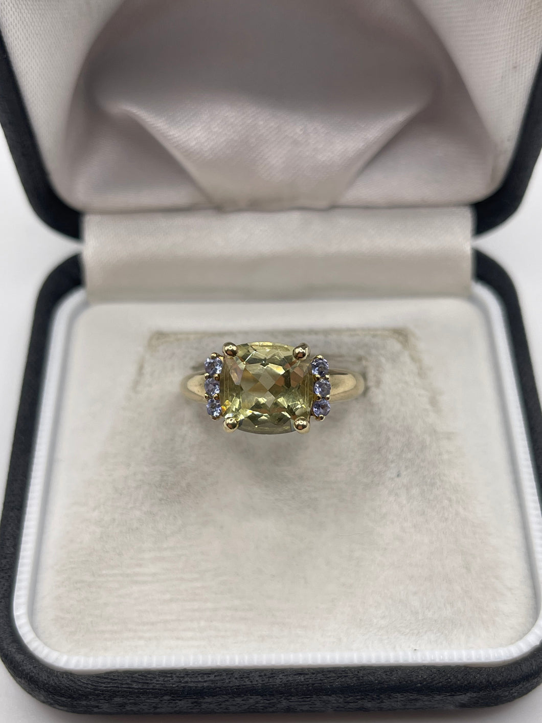 9ct gold quartz and tanzanite ring