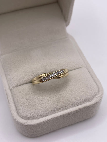 9ct gold diamond ring