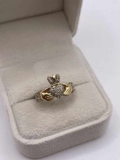 9ct gold cz claddagh ring