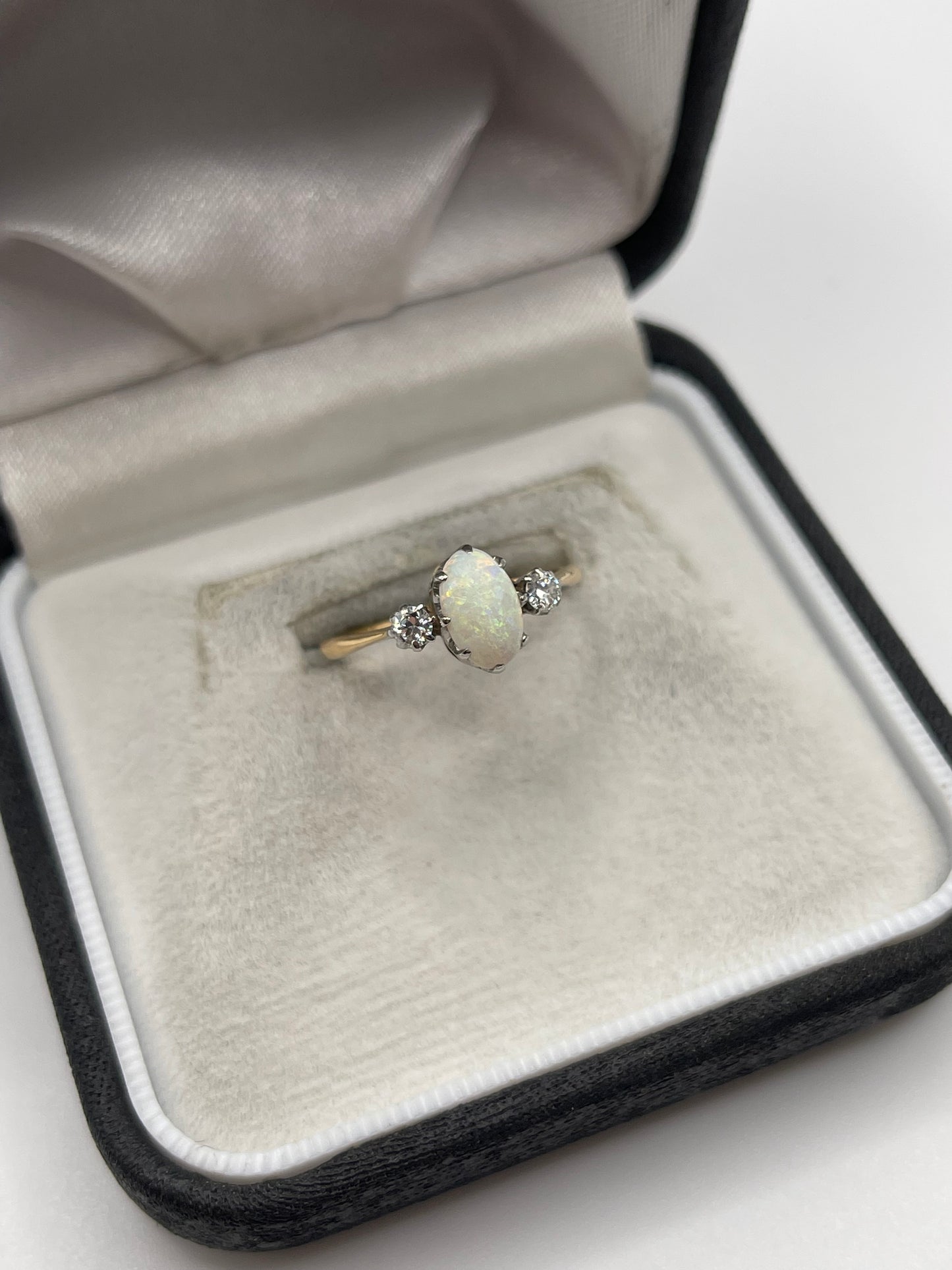 18ct gold opal and diamond ring