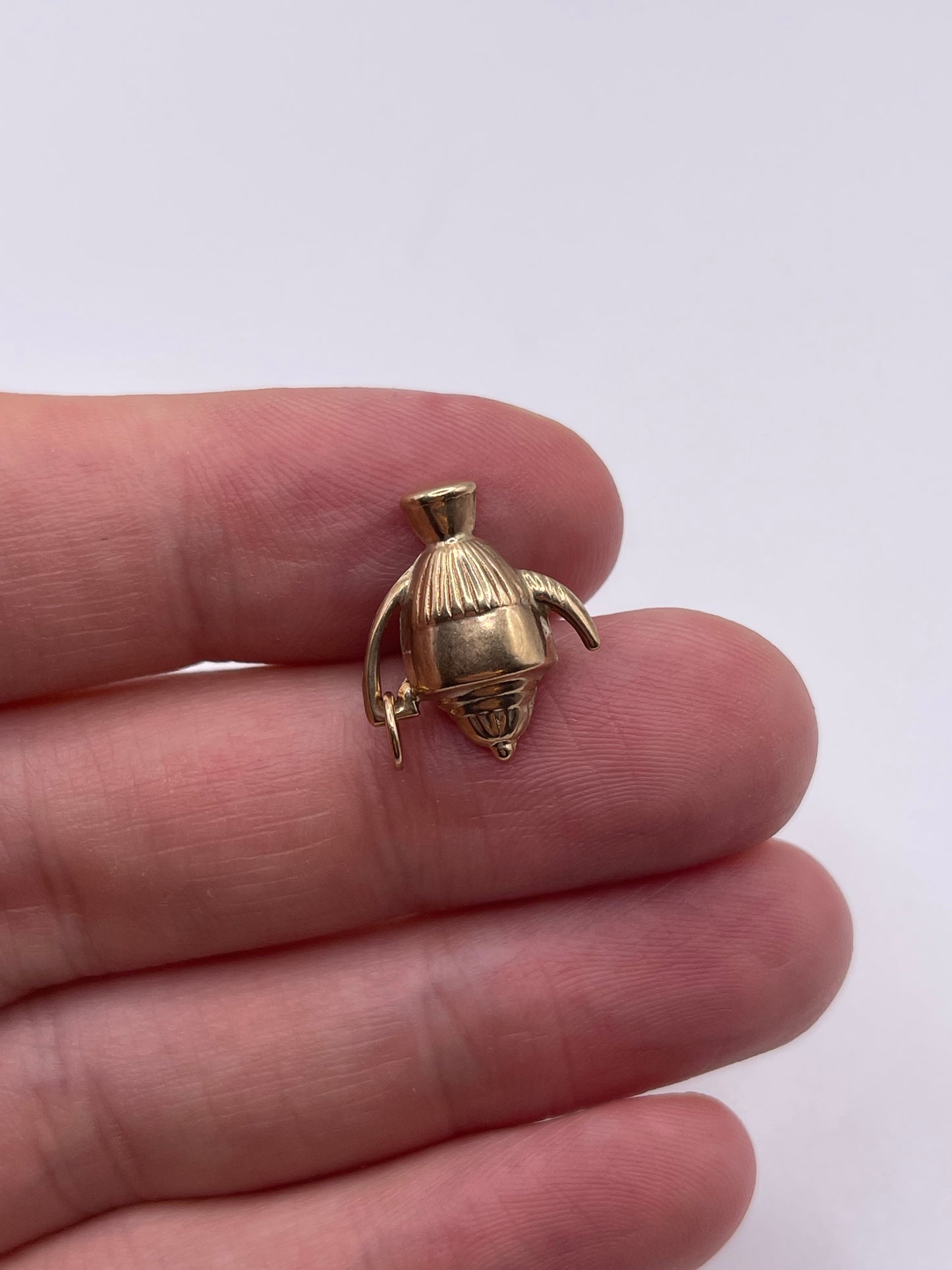 9ct gold coffee pot charm