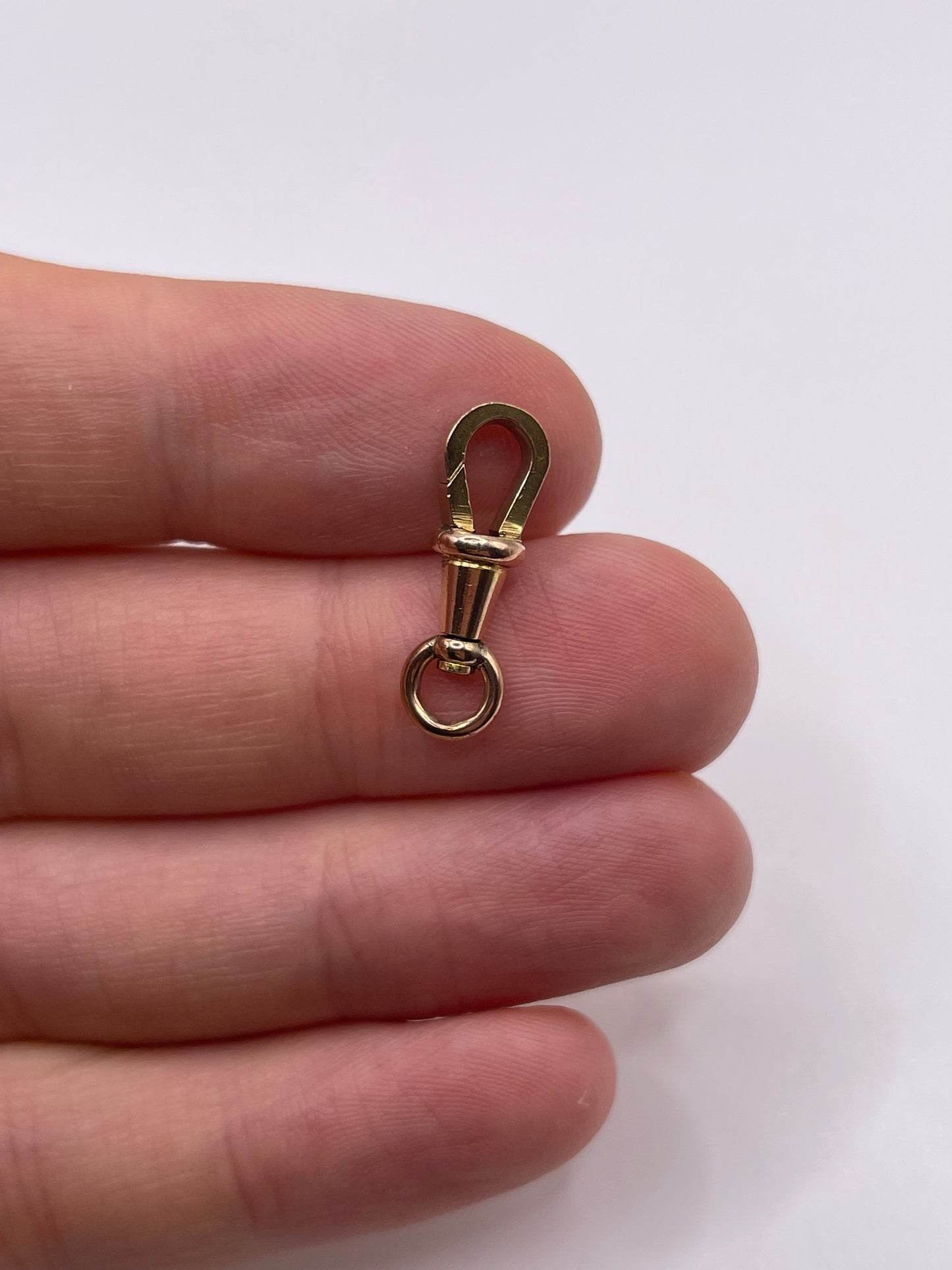 9ct gold dog clip 1