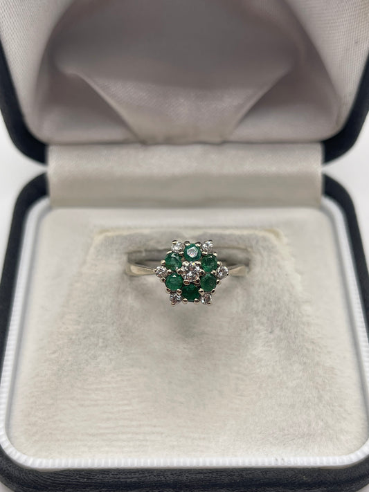 18ct white gold emerald and diamond ring